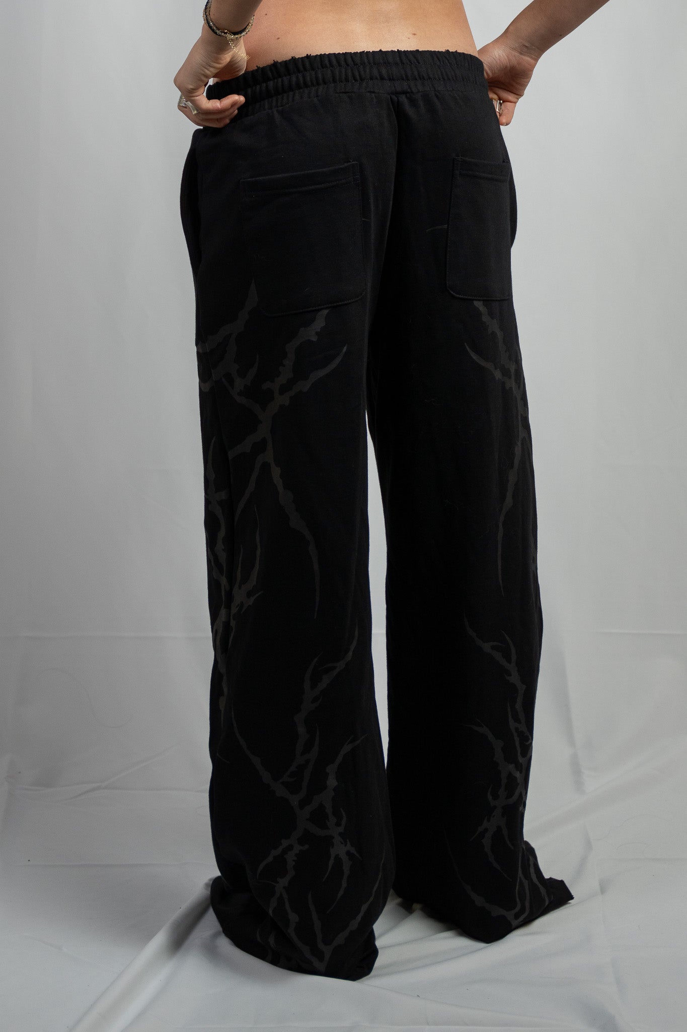 Black Flow Sweatpants