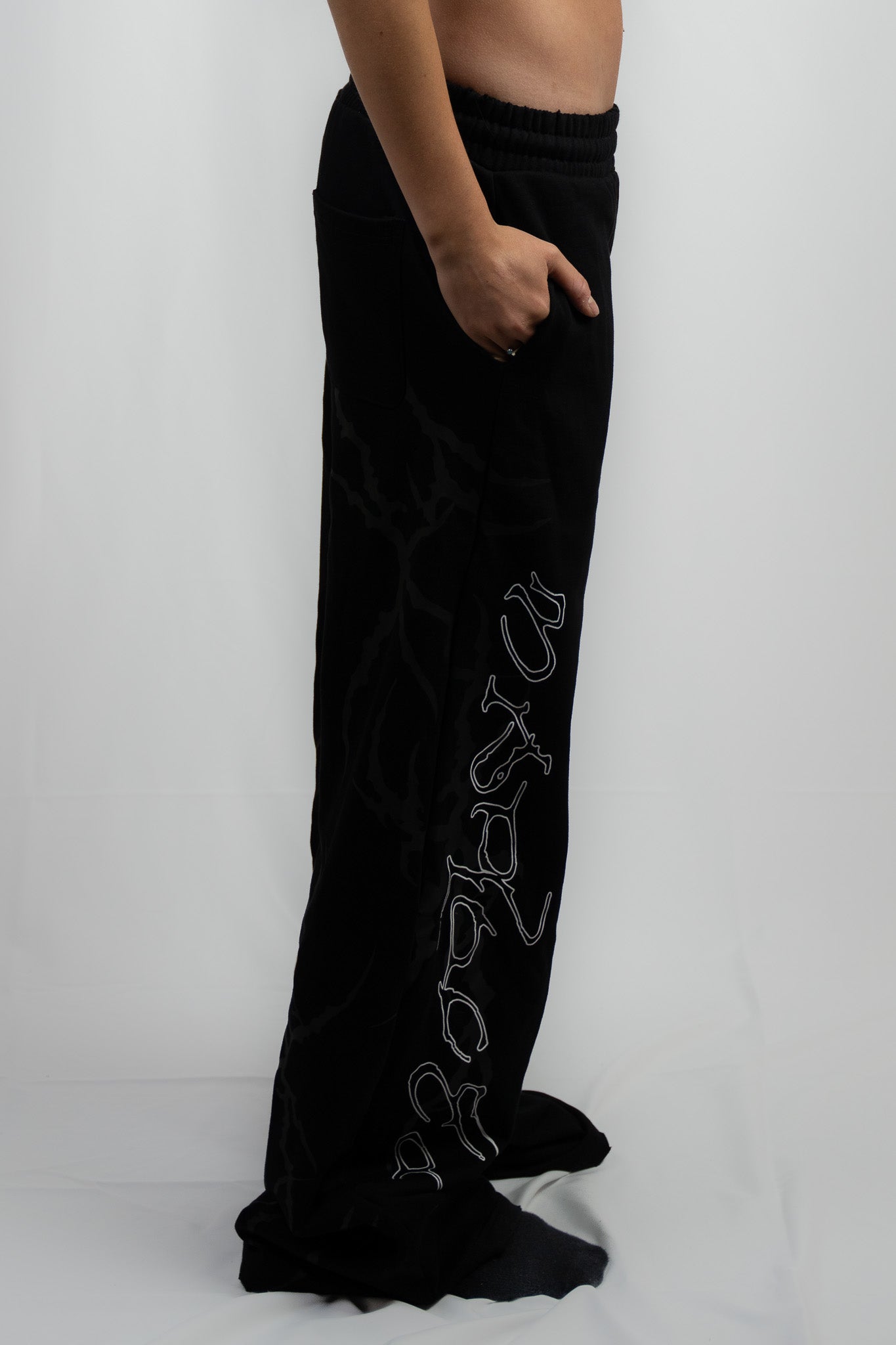 Black Flow Sweatpants